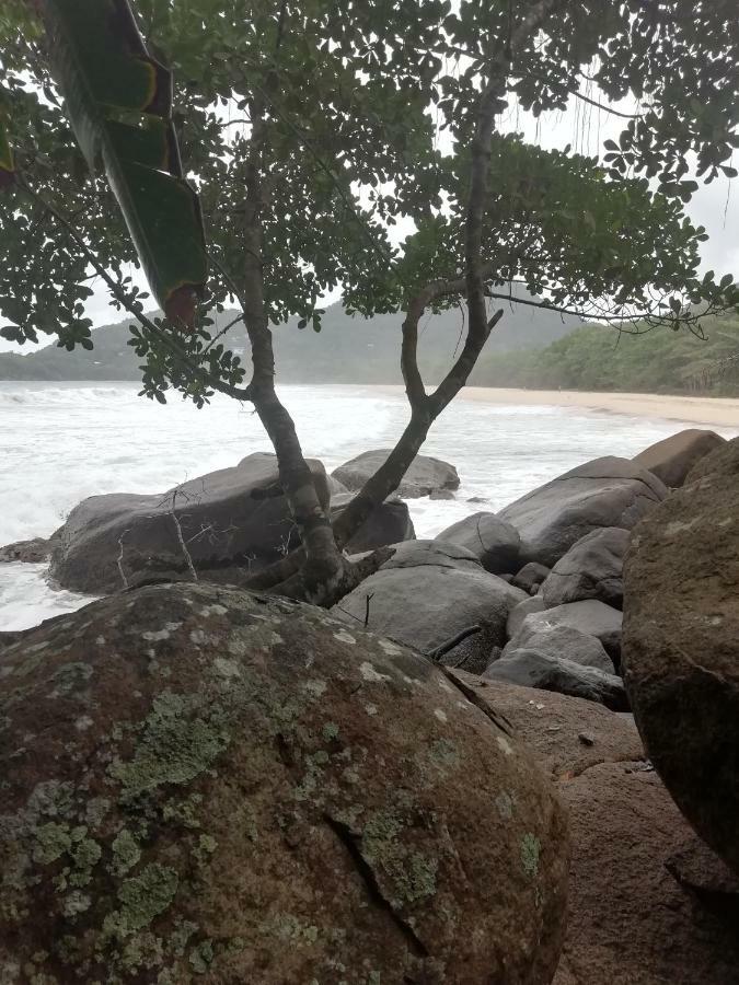 Villa Felix Suites E Chales Ubatuba Buitenkant foto