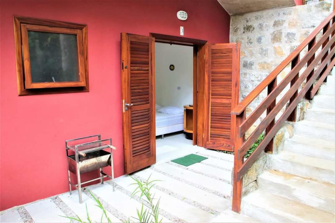 Villa Felix Suites E Chales Ubatuba Buitenkant foto