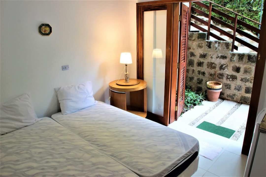 Villa Felix Suites E Chales Ubatuba Buitenkant foto